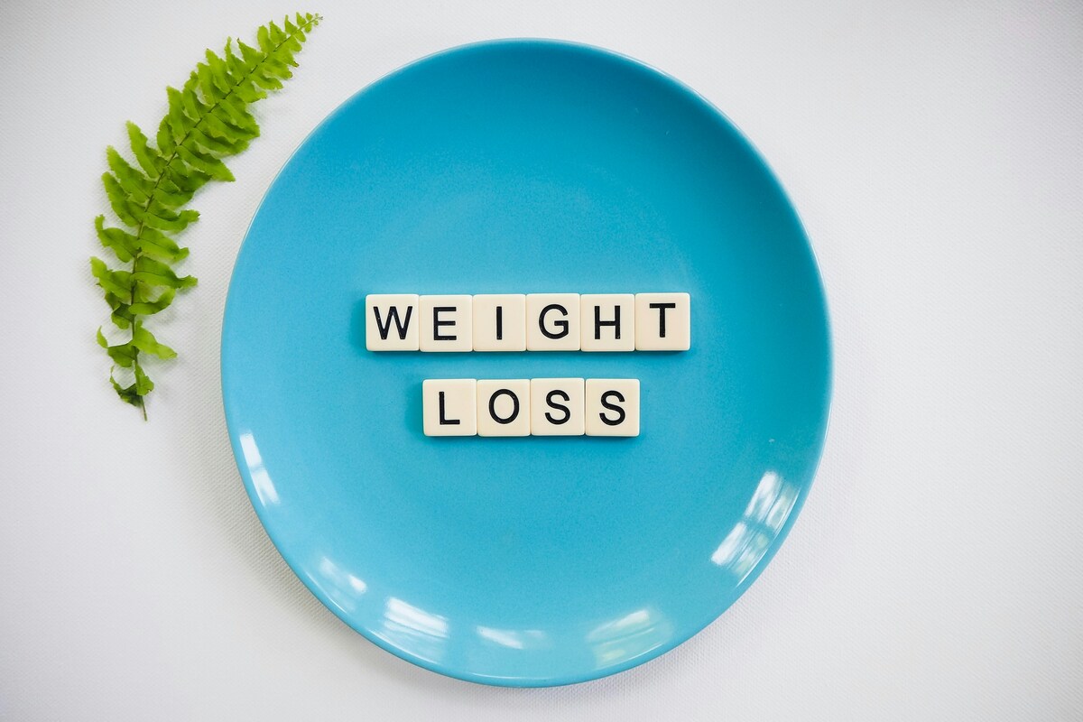 Empty plate showing can stress cause weight loss and reduced appetite due to stress