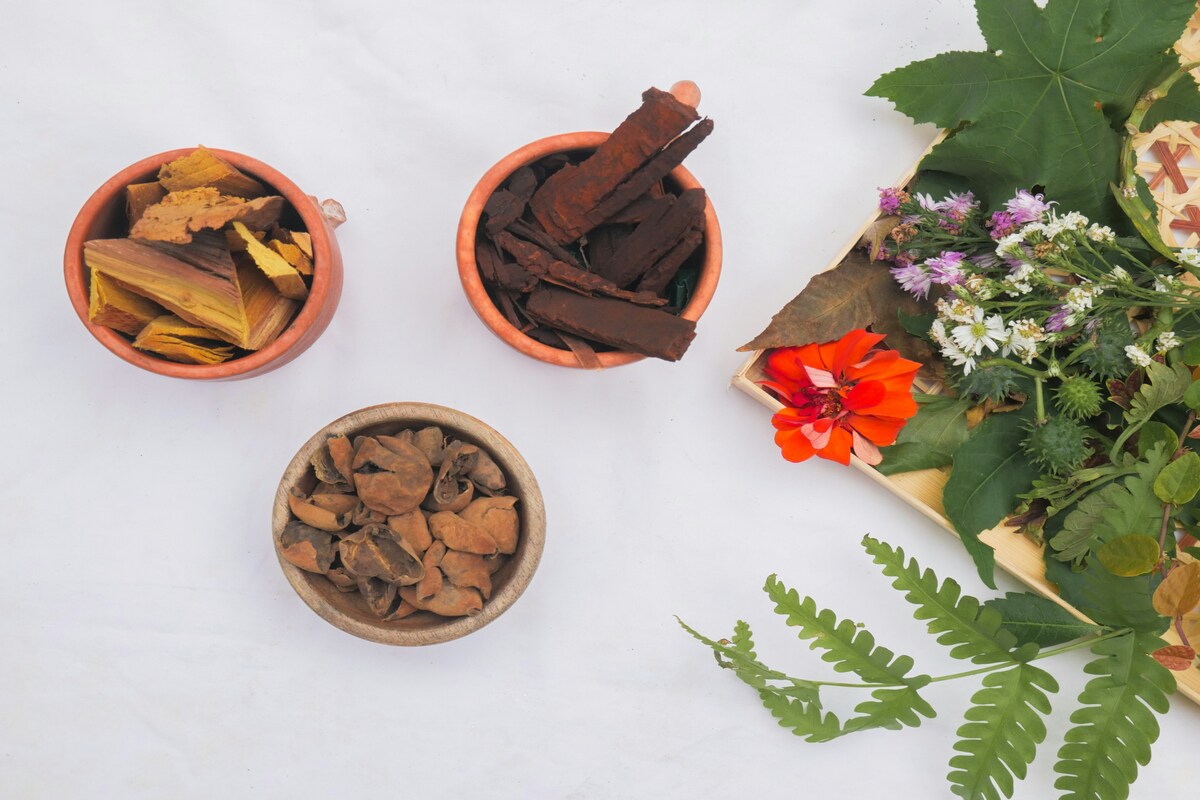 A collection of Ayurvedic herbs and cooling spices used to cure gastritis permanently.